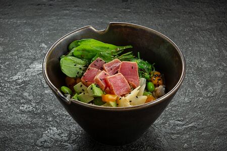 Боул с тунцом татаки