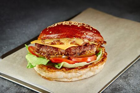 Биф Фирменный с горчицей и джемом из бекона