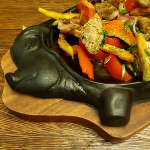 Сковородка со свининой