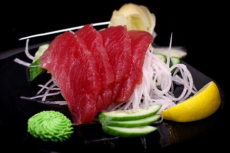 Сашими Тунец