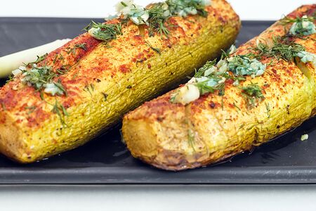 Кабачки запеченные