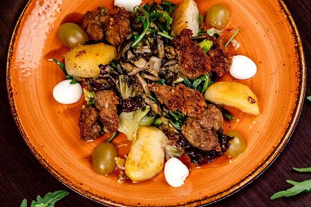 Теплый салат с куриной печенью