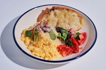 Скрэмбл с беконом