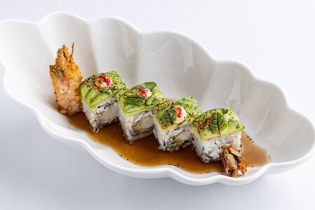 Ролл Лангустин темпура с авокадо