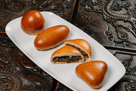 Пирожок с грибами