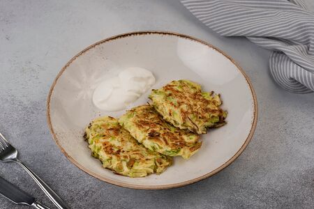 Оладушки из кабачков с йогуртом