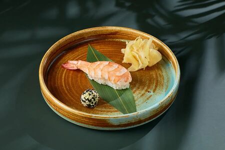 Суши с креветкой