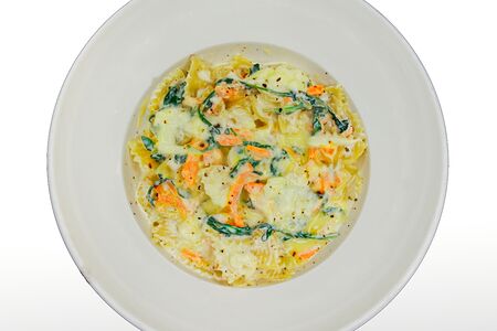 Фарфалле с лососем и страчателлой