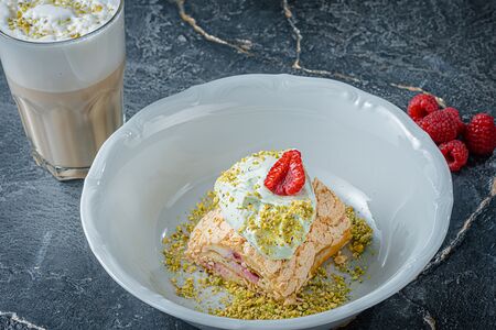 Фисташковый рулет