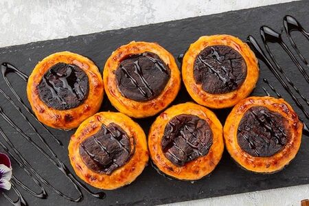 Ролл с шиитаке запеченный