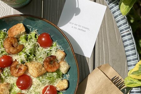 Салат Цезарь с креветкой