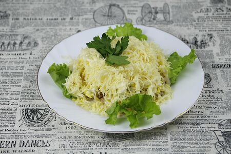 Салат с курочкой под сыром