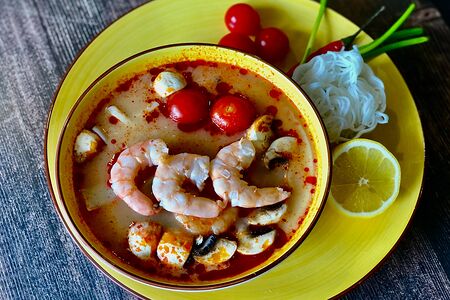 Суп Том ям тайский