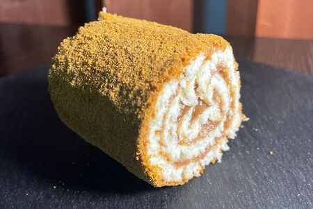 Рулет карамельный
