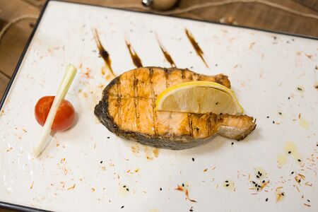 Стейк из семги на мангале