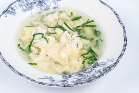 Римский куриный суп с яйцом и шпинатом