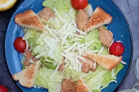 Салат Цезарь с куриным филе