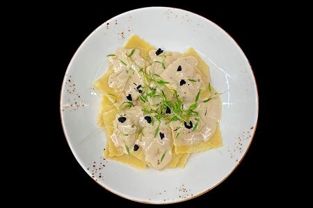 Равиоли ручной работы с лососем и палтусом