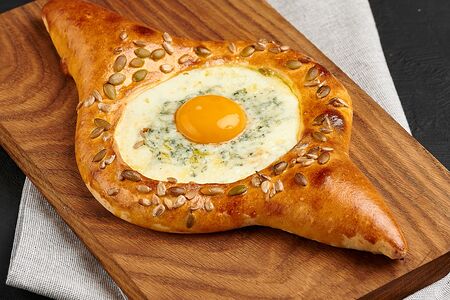 Хачапури с голубым сыром