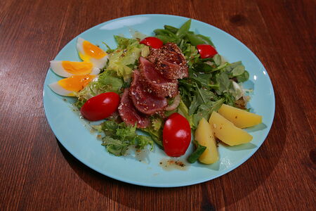 Салат Нисуаз с тунцом