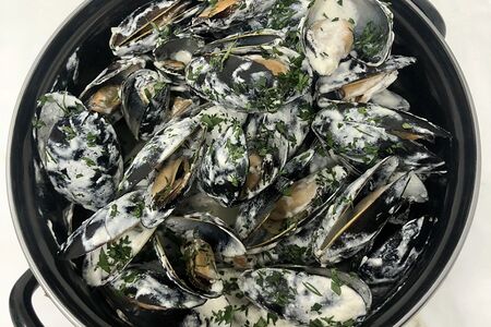 Мидии в сливочно-чесночном соусе