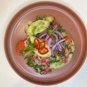 Овощной салат по-грузински с орехами