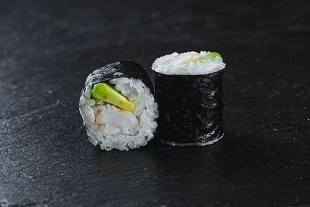 Классический с креветкой и авокадо