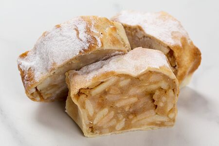 Штрудель яблочный