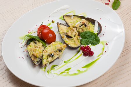 Мидии киви запеченные