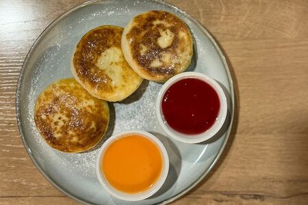 Сырники со сметаной или сгущенкой 