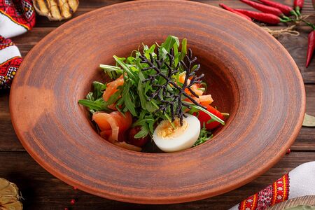 Зеленый с форелью