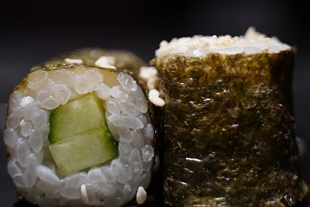 Ролл с огурцом