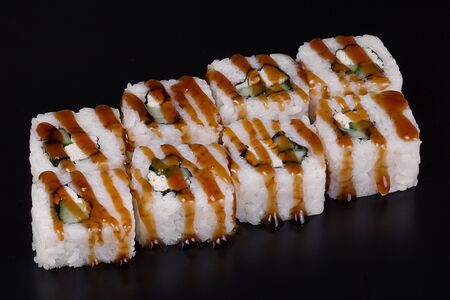 Ролл Тамаго спайси