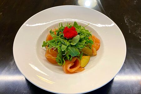 Салат с лососем