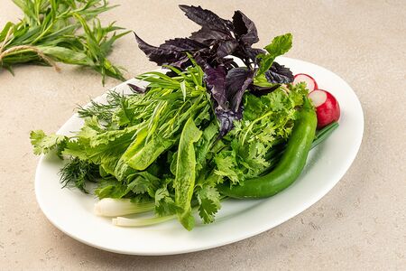 Зелень свежая