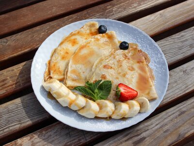 Блинчики с карамелью и бананом