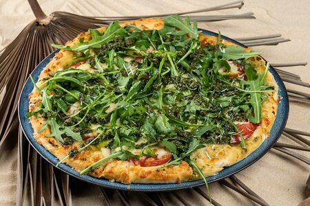 Хачапури с руколой, томатами и Песто