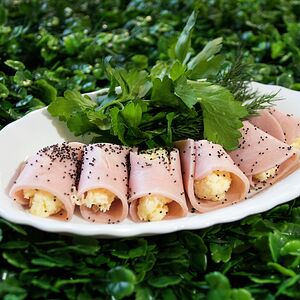 Рулет с ветчиной и сыром