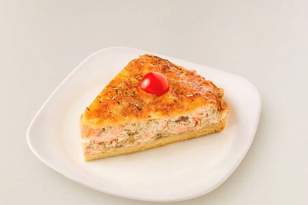 Киш с форелью