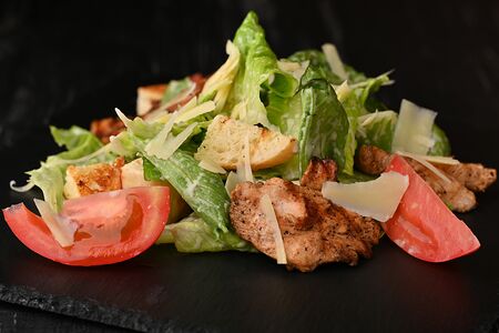 Салат цезарь