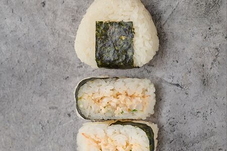 Онигири с креветкой