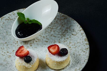 Сырники из творожного мусса с джема