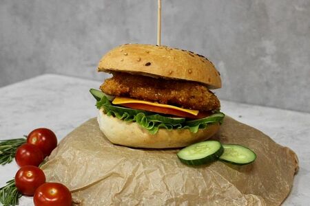 Медово-горчичный бургер