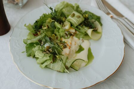 Крошево из зелени с молодым сыром