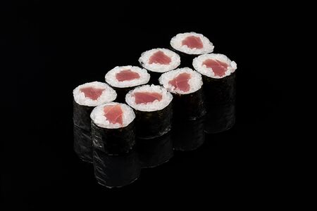 Маки ролл с тунцом