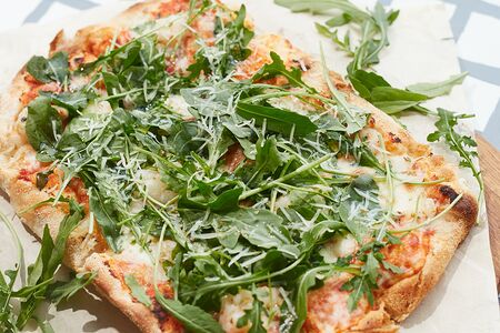 Креветки и руккола