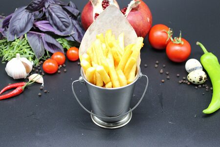 Картофель фри c сырным соусом