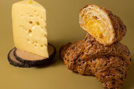 Круассан сырный