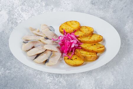 Сельдь с картофелем