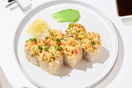 Ролл микс с соусом манго